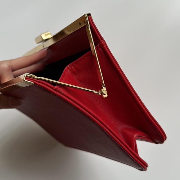 Clutch in perfect red shade - Picture 7 of 9